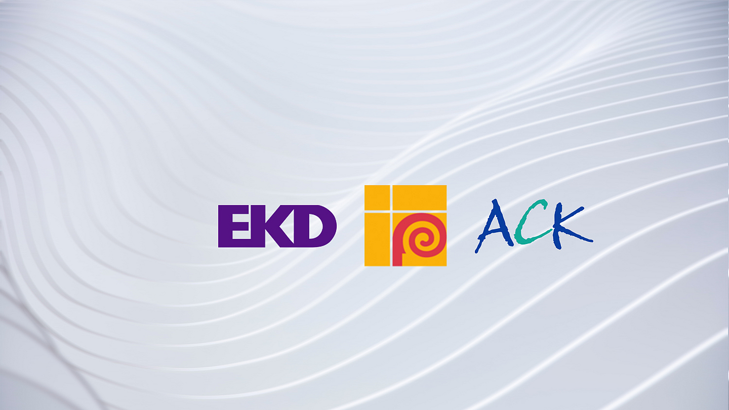 Unser Foto zeigt die Logos von EKD, Deutscher Bischofskonferenz und Arbeitsgemeinschaft Christlicher Kirchen Unser Foto zeigt die Logos von EKD, Deutscher Bischofskonferenz und Arbeitsgemeinschaft Christlicher Kirchen