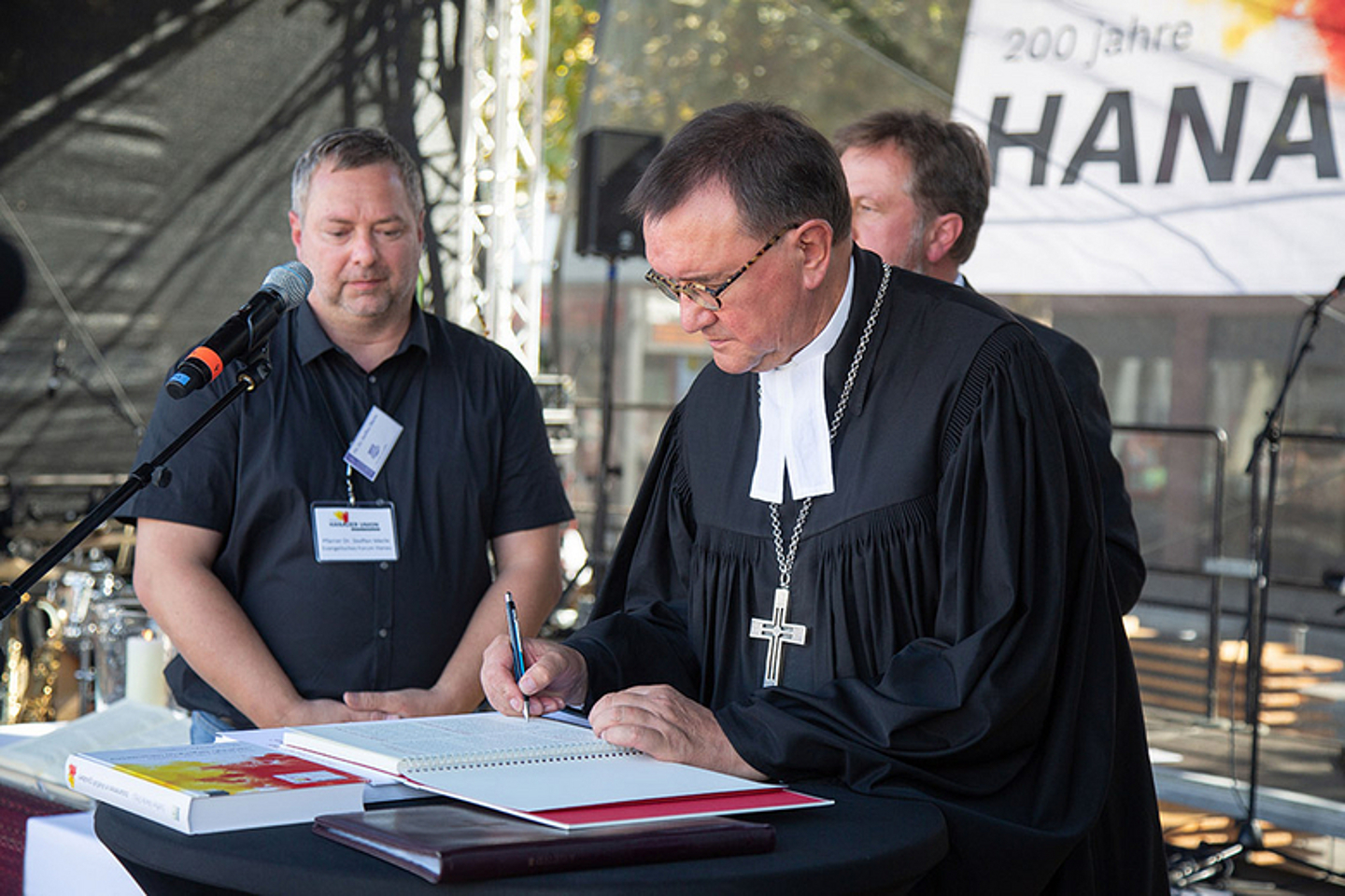 Erstunterzeichner der Erklärung: Bischof Prof. Dr. Martin Hein