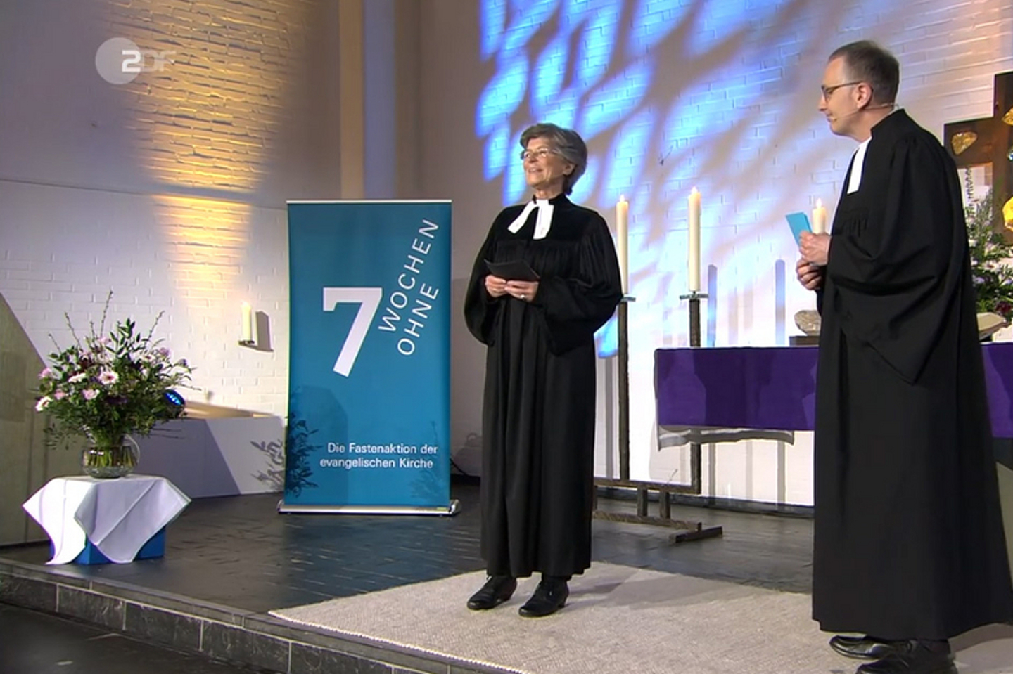 Gestalteten den Gottesdienst: Die Theologin Susanne Breit-Keßler und Pfarrer Markus Rahn von der Pauluskirchengemeinde. (Foto: ZDF-Mediathek)