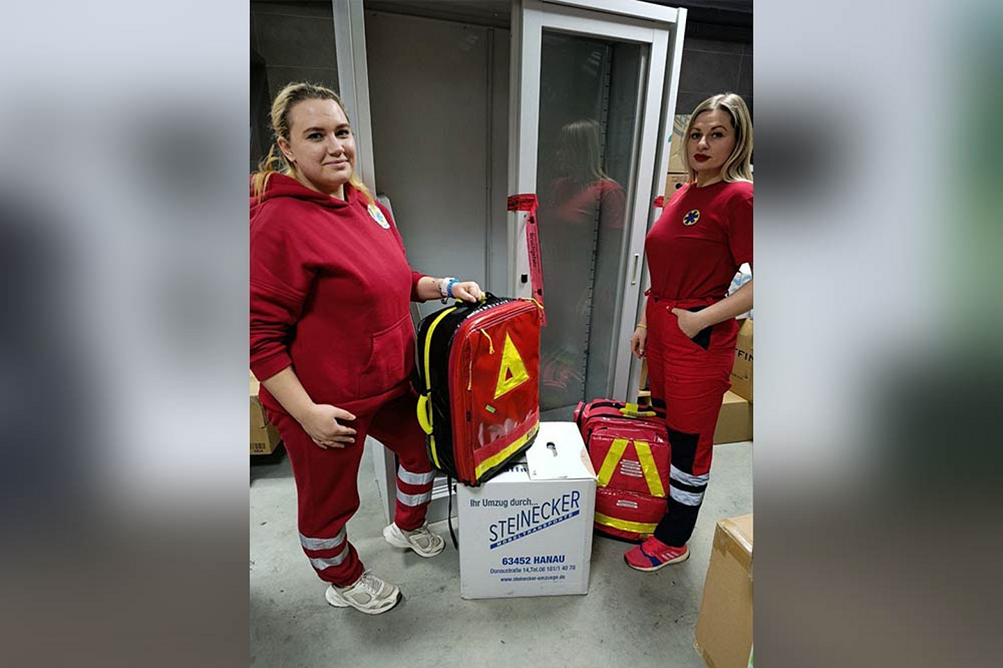 Eindrücke von einem der letzten Transporte in die Ukraine: Verbandsmittel und ein Metallschrank kommen im Notfallzentrum Charkiv an Eindrücke von einem der letzten Transporte in die Ukraine: Verbandsmittel und ein Metallschrank kommen im Notfallzentrum Charkiv an