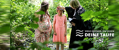 Durch das Sakrament der Taufe wird allen Täuflingen zugesprochen: Du gehörst zu Christus. Dieses Versprechen gilt ein Leben lang. Unser Foto zeigt den Moment der Taufe bei einem Tauffest der Gemeinden aus dem Ebsdorfer Grund. Diese hatten bereits Anfang Juni zum Tauffest in den Schlosspark in Rauischholzhausen eingeladen. (Foto: medio.tv/Schauderna) 