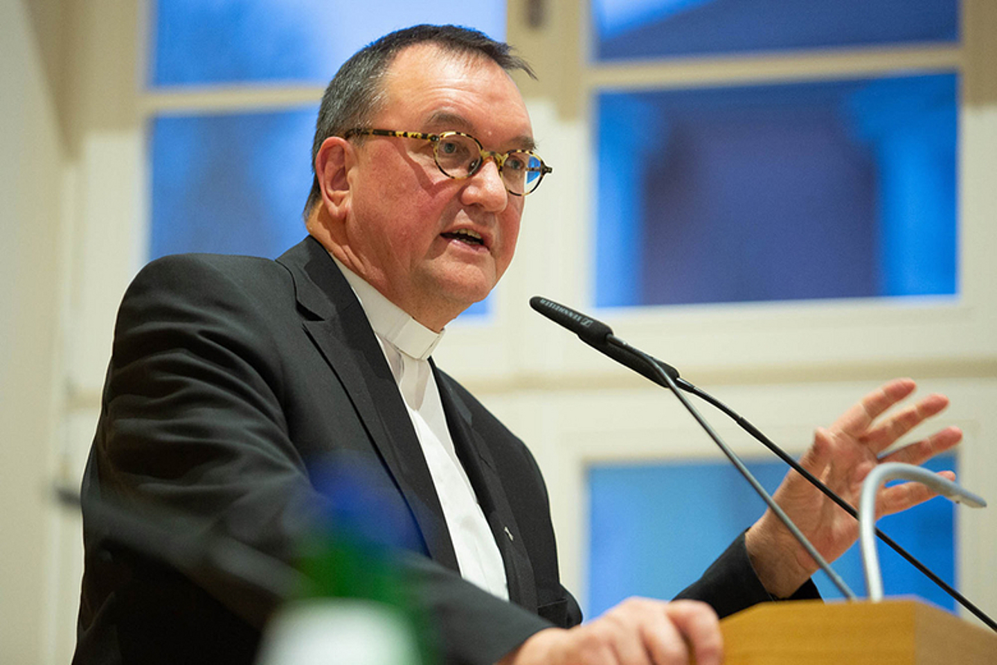 Bischof Prof. Dr. Martin Hein während der Aussprache über seinen Bischofsbericht.