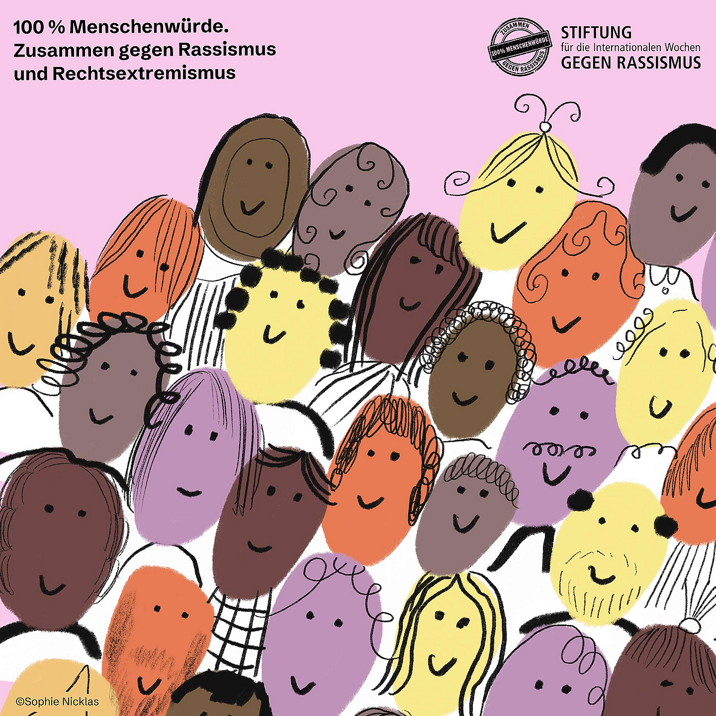 Illustration auf rosafarbenem Hintergrund mit vielen dicht nebeneinander dargestellten, stilisierten Gesichtern. Die Gesichter sind unterschiedlich geformt, verschiedenfarbig gestaltet und vereinfacht gezeichnet. Alle sind frontal dargestellt und ohne individuelle Merkmale wie Kleidung oder Umgebung. Links oben steht der Schriftzug „100 % Menschenwürde. Zusammen gegen Rassismus und Rechtsextremismus“. Rechts oben ist das Logo der Stiftung für die Internationalen Wochen gegen Rassismus zu sehen. Das Motiv vermittelt Vielfalt, Gleichwertigkeit und gemeinsames Engagement gegen Ausgrenzung.