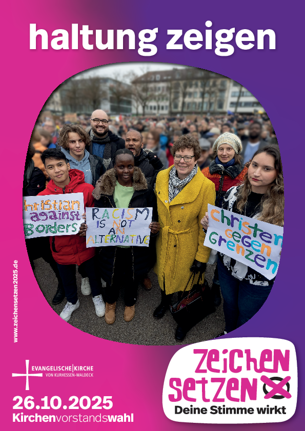 Angesichts der tiefgreifenden und teils hochgefährlichen Veränderungen in unserem
Land zeigen Gemeindeglieder, Ehren- und Hauptamtliche Haltung. Sie widersprechen menschenfeindlichen Positionen. Dafür steht Bischöfin Dr. Hofmann nicht allein,
neben und hinter ihr stehen viele oder aus evangelischer Perspektive: Die Bischöfin
ist Teil derer, die um ihres Glaubens willen Haltung zeigen. Auch das ist also etwas,
wofür Kirchenvorstände Verantwortung tragen.