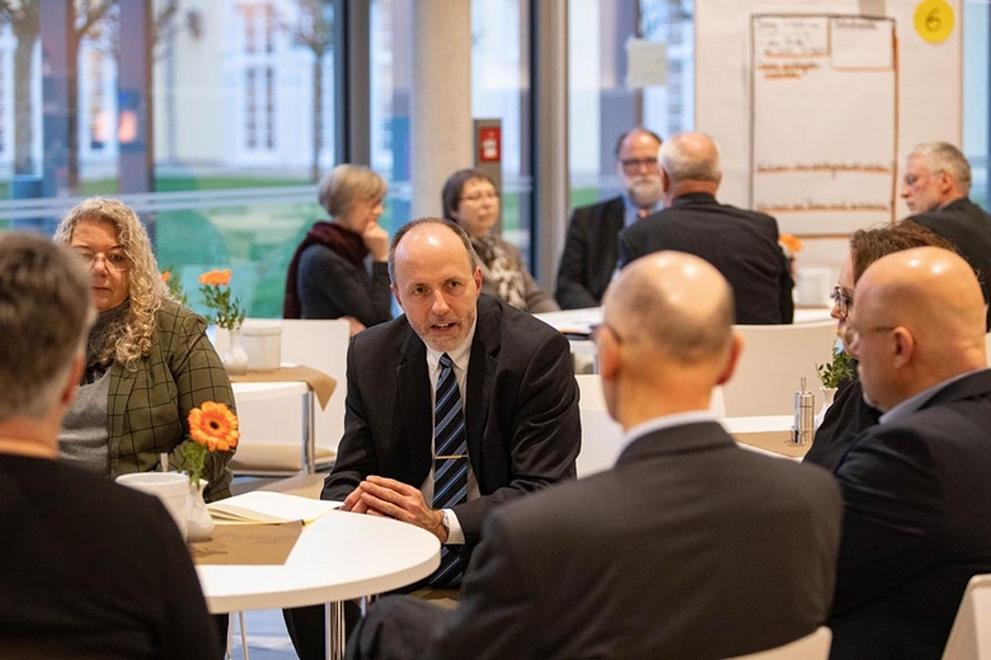 Arbeitsgruppen an verschiedenen Orten in der Ev. Tagungsstätte Hofgeismar. - Bericht der Bischöfin auf der Herbsttagung 2019 der Landessynode der Evangelischen Kirche von Kurhessen-Waldeck. (Foto: medio.tv/Schauderna)