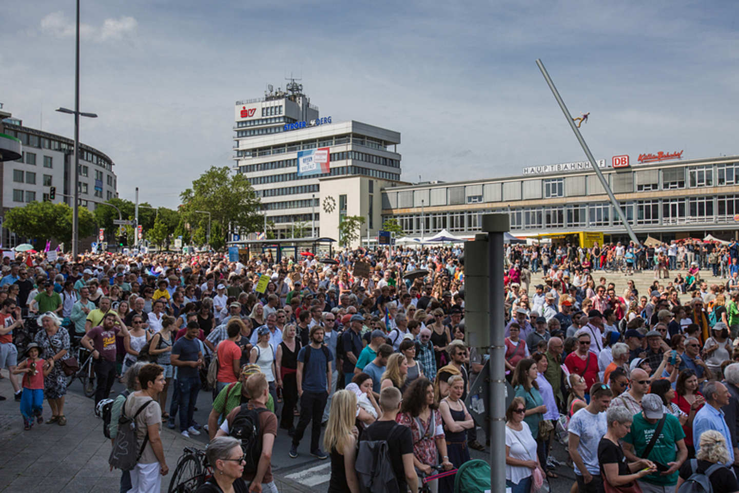Kundgegbung und Demonstration "Kassel nimmt Platz! No Pasaran!"
