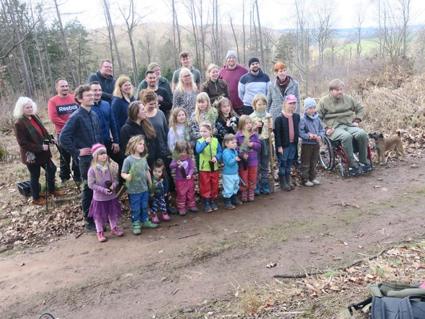 Pflanzaktion der Kita-Kinder der Kindertagesstätte Bad Arolsen am 18.3.2023. (Quelle: Albus)
