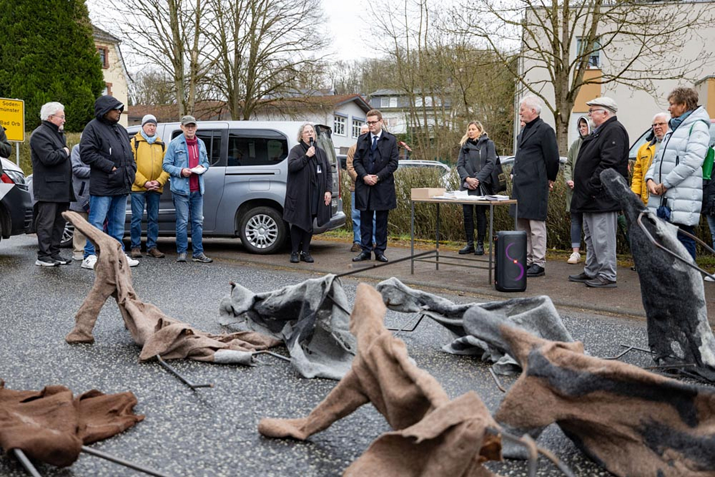 Gedenkperformance Todesmarsch der Häftlinge des KZ Katzbach