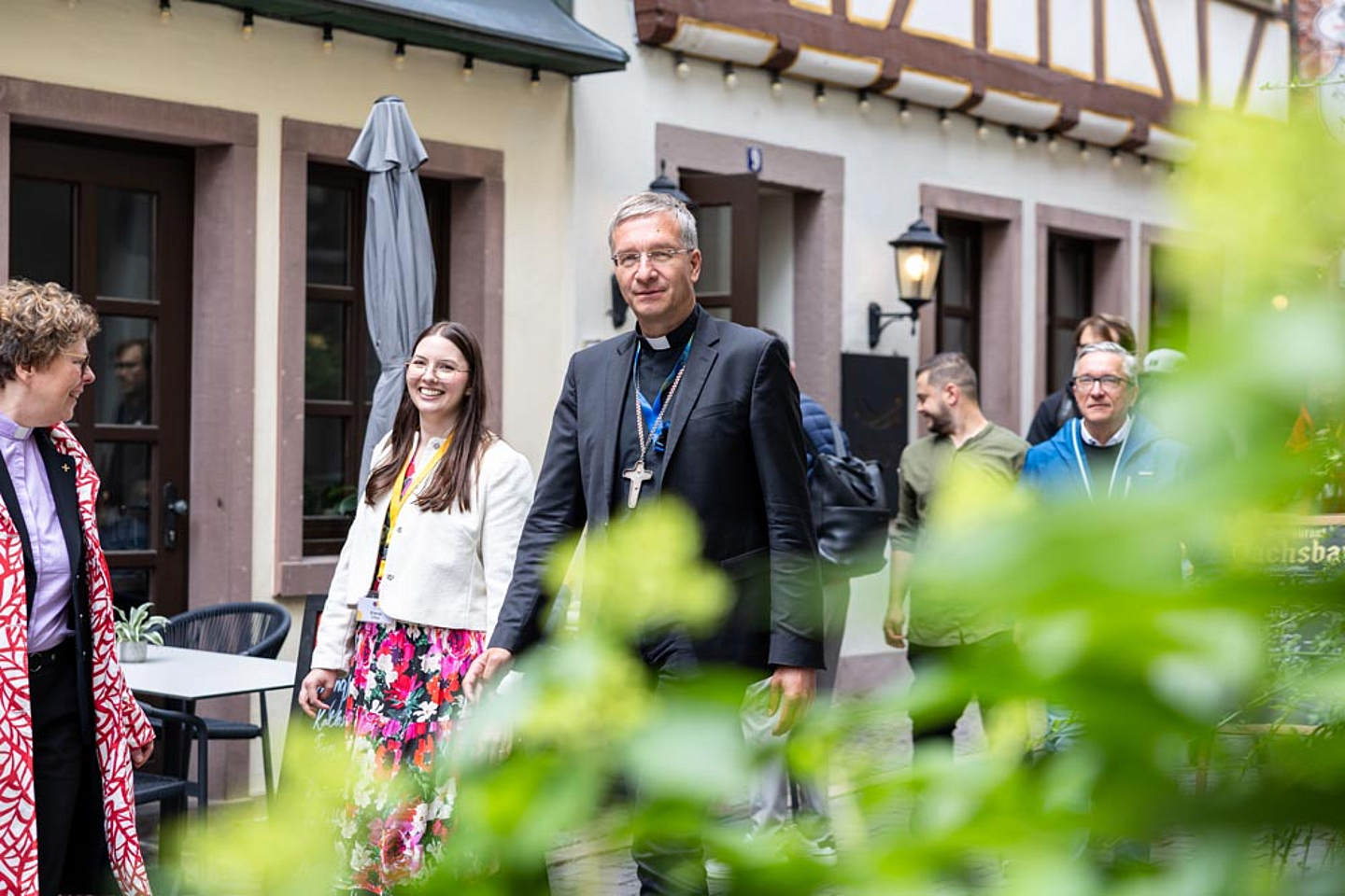 (v.l.): Bischöfin Dr. Beate Hofmann, Pastoralreferentin Elena Otto, Bischof Dr. Michael Gerber und Bernd Bark (Stabsstellenleiter Kommunikation, EKKW)