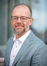 Portraitfoto von Dr. Rüdiger Jungbluth Portraitfoto von Dr. Rüdiger Jungbluth