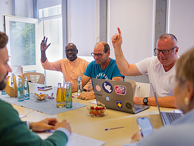 Unser Foto zeigt den Kirchenvorstand der Evangelischen Kirchengemeinde in Bad Arolsen bei einer Sitzung im vergangenen Jahr. Unser Foto zeigt den Kirchenvorstand der Evangelischen Kirchengemeinde in Bad Arolsen bei einer Sitzung im vergangenen Jahr.