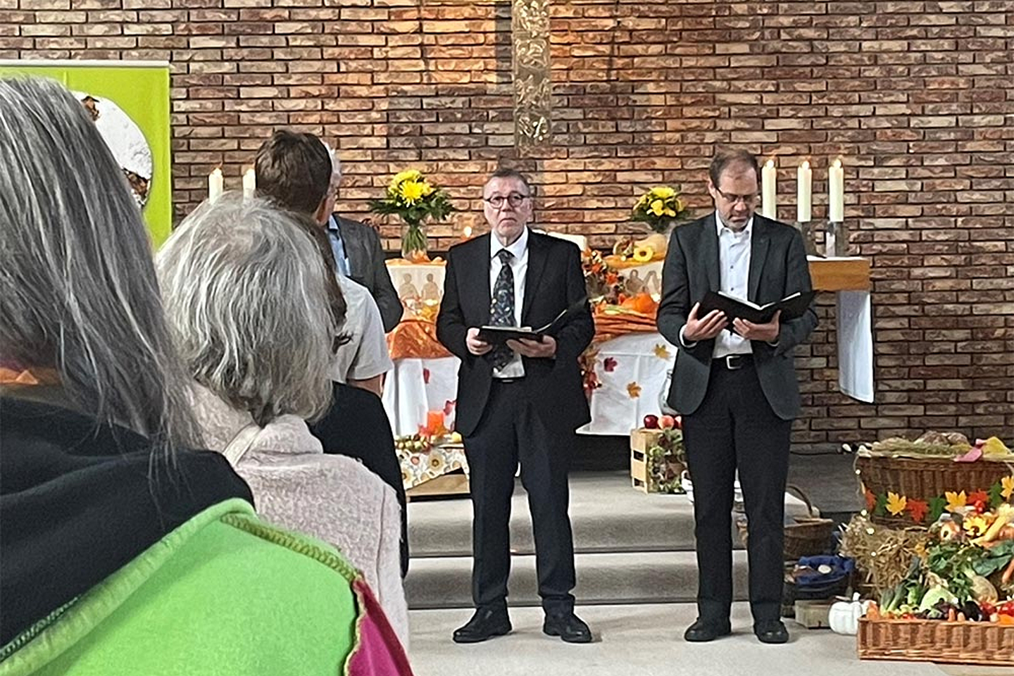 v.r.: Pfarrer Detlev Knoche (Zentrum Oekumene) und Diakoniedezernent Dr. Diethelm Meißner (EKKW) 
