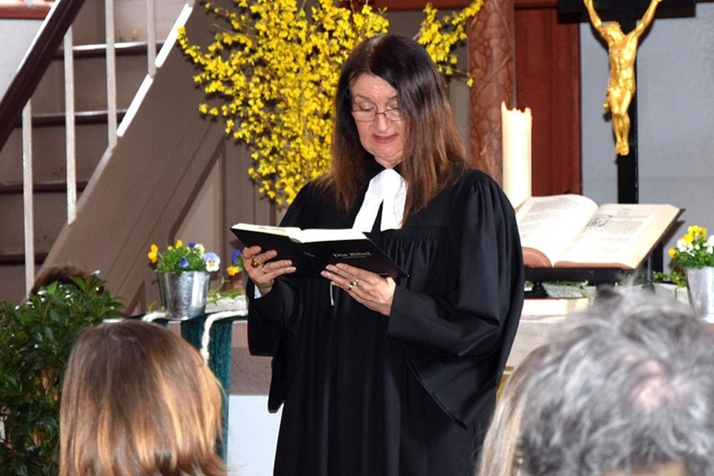 Claudia Brinkmann-Weiß, Dezernentin für Diakonie und Ökumene der EKKW - Evangelische Kirchen eröffnen am 26.2.2023 Spendenaktion «Hoffnung für Osteuropa» in Schotten-Breungeshain. (Foto: ekhn/Gert Holle)