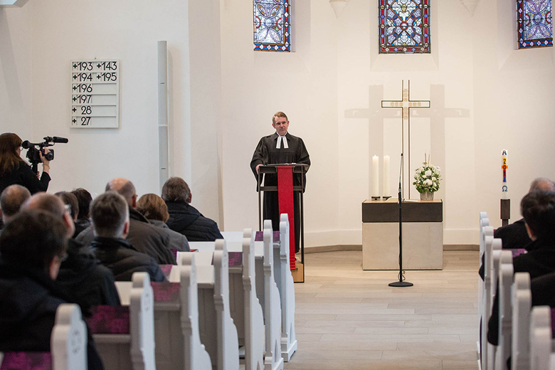 Dr. Volker Mantey, Mitglied des Synodalvorstands, predigte im Eröffnungs-Gottesdienst.