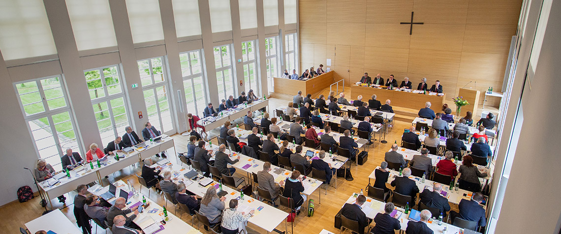 Blick in den Synodalsaal in der Evangelischen Tagungsstätte Hofgeismar. (Foto: medio.tv/Schauderna)