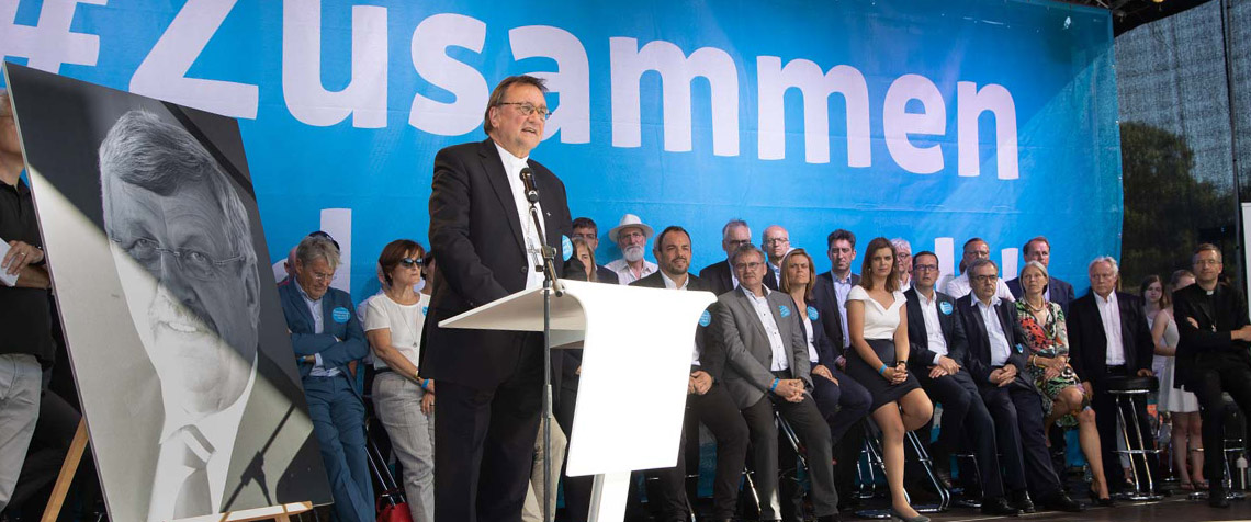Keine Toleranz gegenüber rechtsradikaler Intoleranz - Bischof Hein zeigte sich in seiner Rede erschrocken darüber, dass dem Treiben der rechtsradikalen Szene in Kassel viel zu lange zugeschaut worden sei. (Foto: medio.tv/Schauderna)