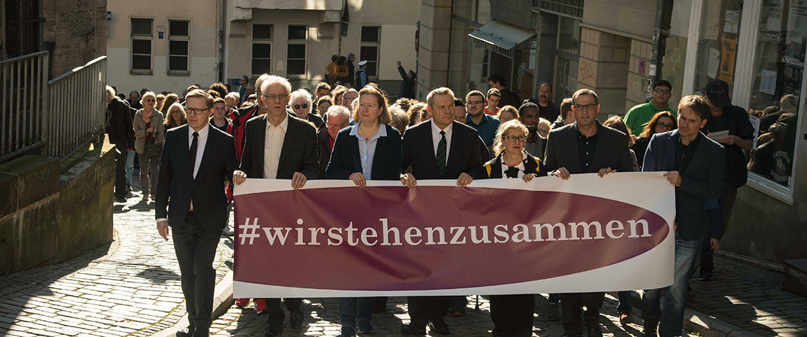 Unter dem Motto #Wir stehen zusammen demonstrierte Marburg am 12.10. (Foto: medio.tv/Balzer)
