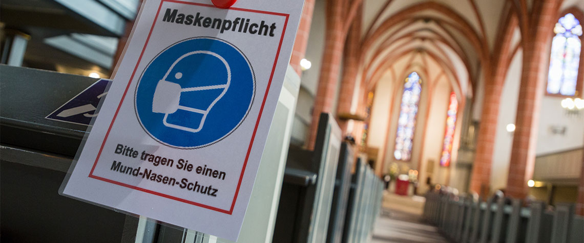 Corona-Test, Impfschutz und Besinnung: Das geht in verschiedenen kirchlichen Räumlichkeiten in den Gemeinden der Landeskirche. Unser Foto zeigt die Evangelische Stadtkirche in Bad Hersfeld, die bereits im Juni als Testzentrum genutzt wurde und wo jetzt auch gegen das Virus geimpft wird. (Archiv-Foto: medio.tv/Socher)