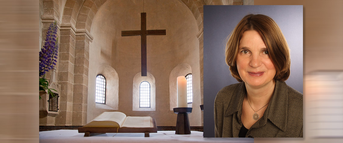 Unser Foto zeigt Pfarrerin Frauke Leonhäuser. Daneben ist der Altar im Chorraum der Klosterkirche zu sehen. (Fotos: Portrait/privat, Altar/medio.tv)