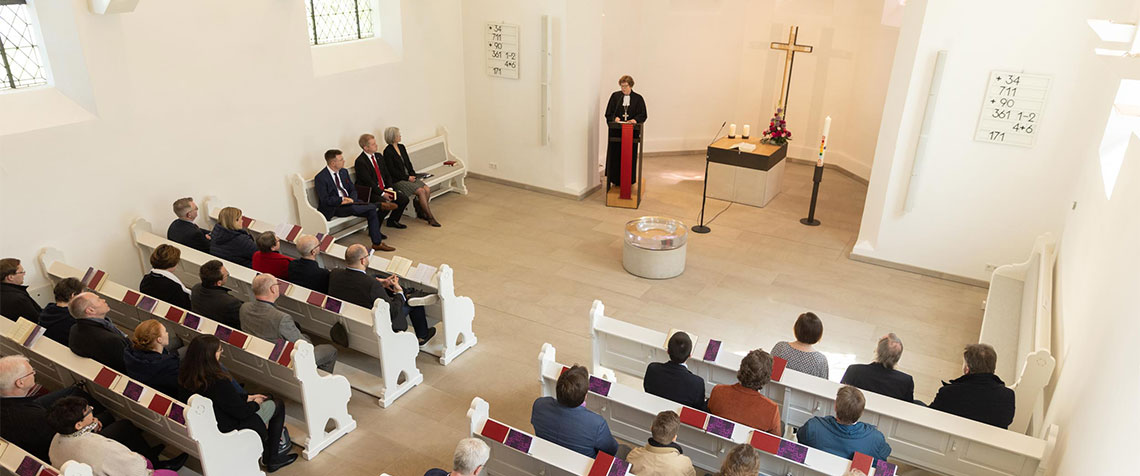 Blick in die Brunnenkirche im nordhessischen Hofgeismar währen des Gottesdienstes (Foto: medio.tv/Schauderna)