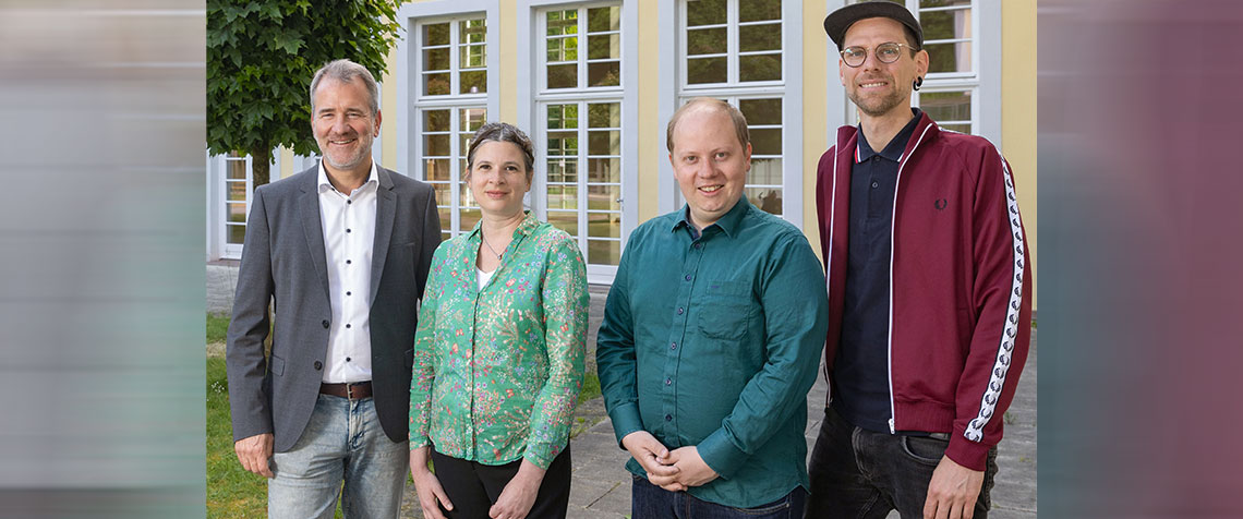 Das neue Studienleitungs-Team der Evangelischen Akademie Hofgeismar (v.l.): Pfarrer Bernd Kappes, Dr. Aletta Mondré, Michael Nann und Dr. Oliver Emde. (Foto: medio.tv/Schauderna)