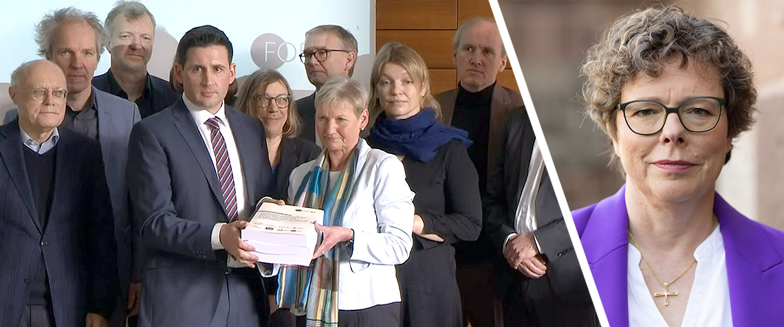 Pressekonferenz in Hannover: Prof. Dr. Martin Wazlawik (Hochschule Hannover) übergibt gemeinsam mit den Forschenden des Forschungsverbundes den Abschlussbericht der Studie an Kirsten Fehrs, Amtierende Ratsvorsitzende der Evangelischen Kirche in Deutschland. Das Foto stammt aus dem Livestream der Pressekonferenz. Rechts in der Bild-Montage: Bischöfin Dr. Beate Hofmann (Foto: medio.tv/Schauderna)