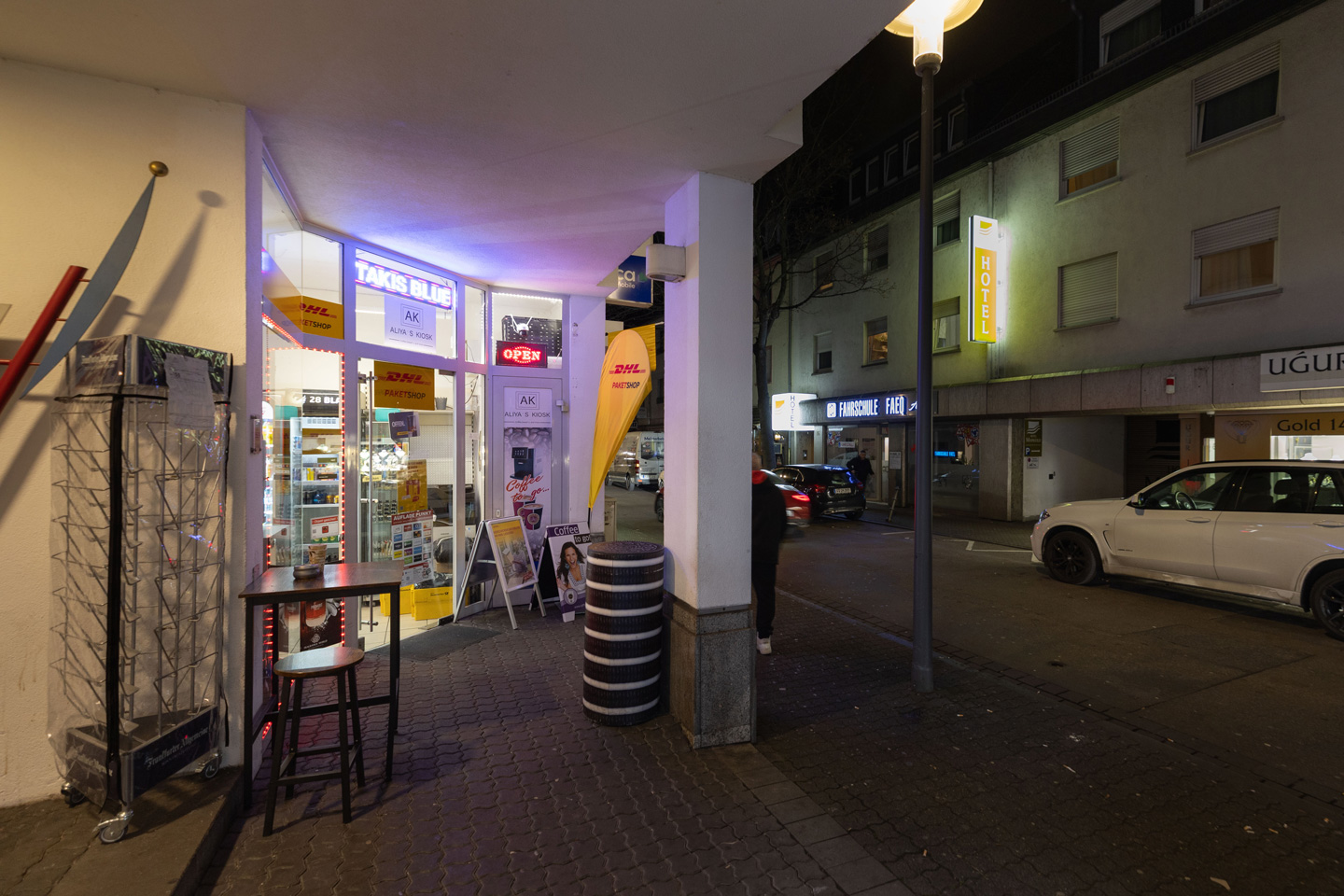 Aliyas Kiosk von außen