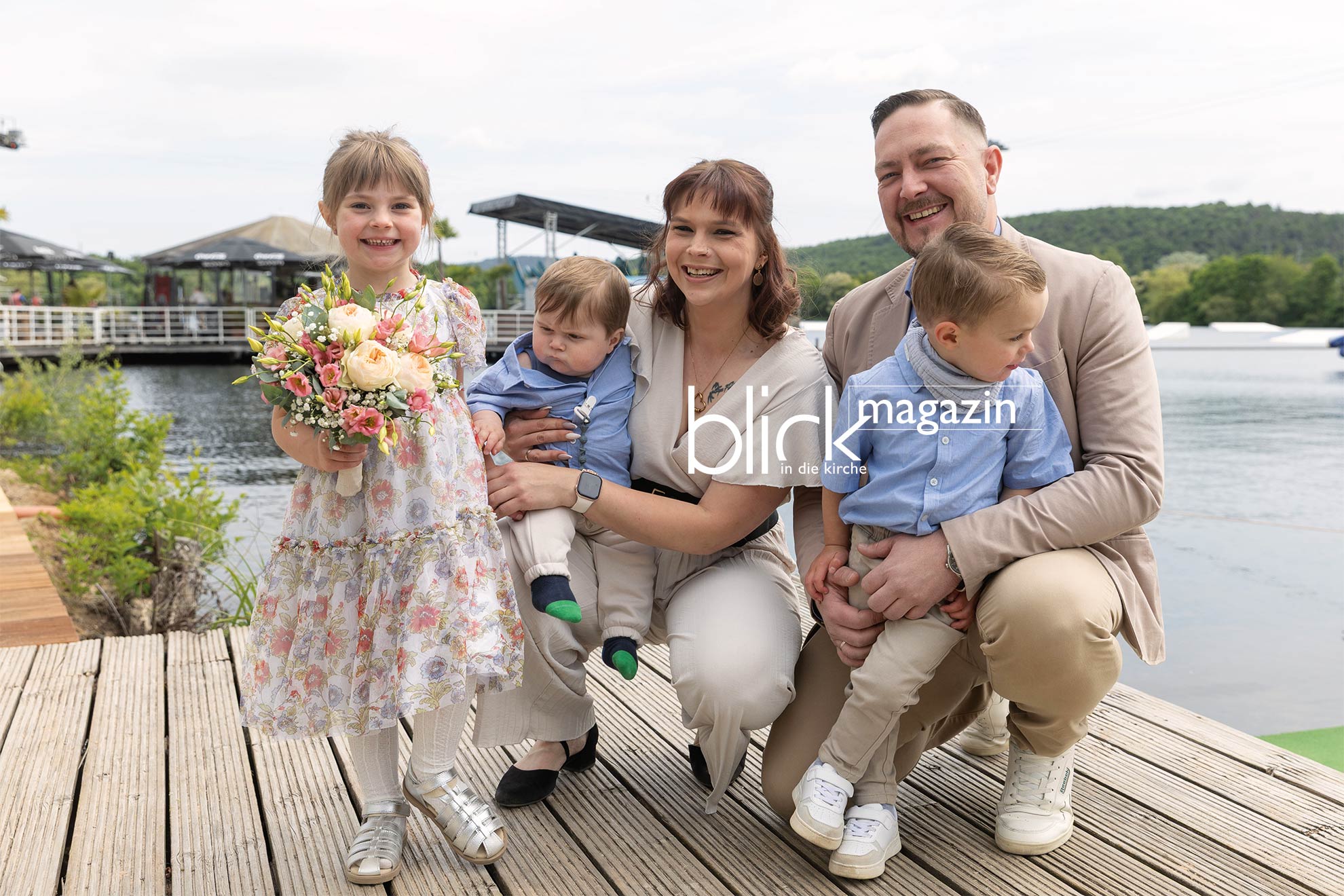 Gaben sich bei der Aktion «Einfach heiraten» am 24. Mai 2025 das Ja-Wort und ließen dabei gleich noch ihren Sohn Jonathan taufen: Sarah und Dennis Burk sowie Emilia und Mattheo