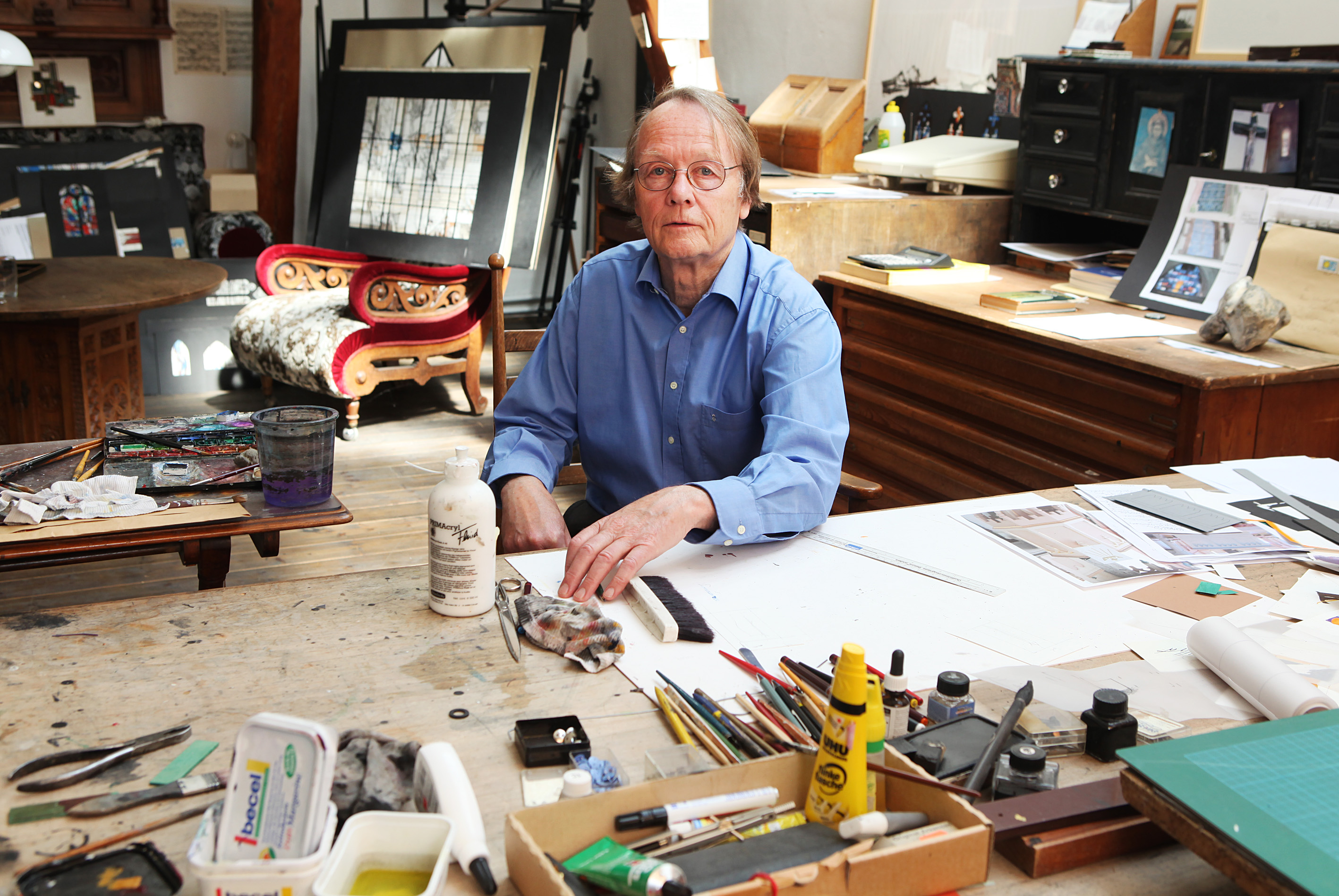 Erhardt Jakobus Klonk 2011 in seinem Atelier in Oberrosphe.