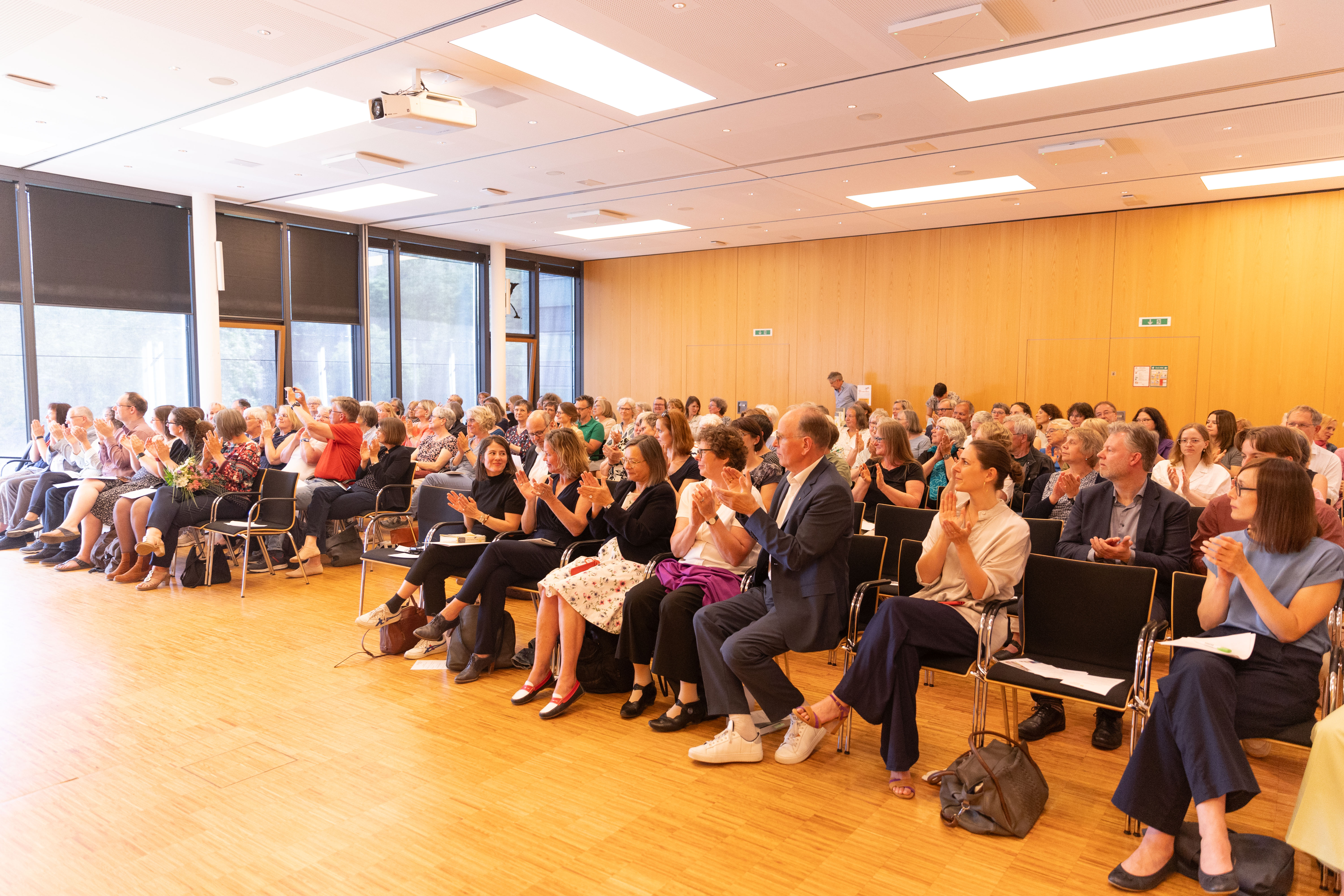 Publikum bei der Preisverleihung in Kassel.