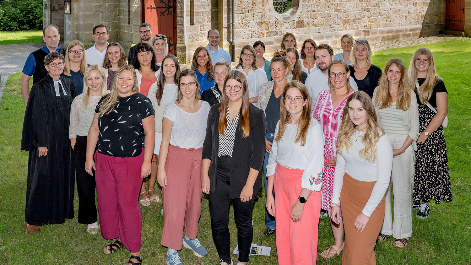 28 neue Religionslehrkräfte erhielten heute in der Brunnenkirche in Hofgeismar durch Prof. Dr. Gudrun Neebe, Bildungsdezernentin der EKKW
