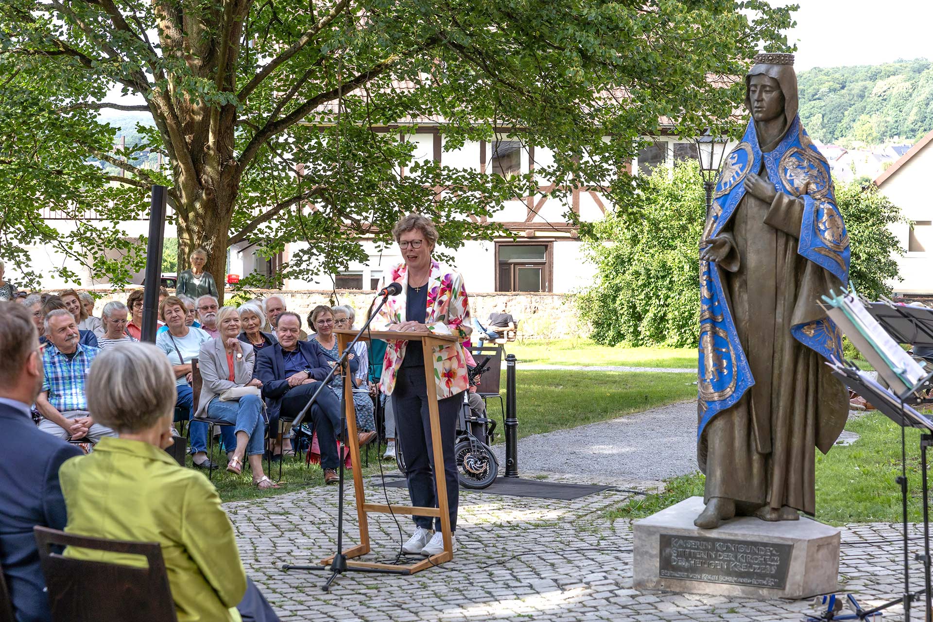 Enthüllung der neuen Bronzeskulptur in Kaufungen