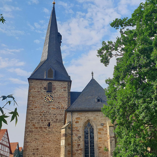 Außenansicht der evangelischen Stadtkirche in Melsungen Außenansicht der evangelischen Stadtkirche in Melsungen