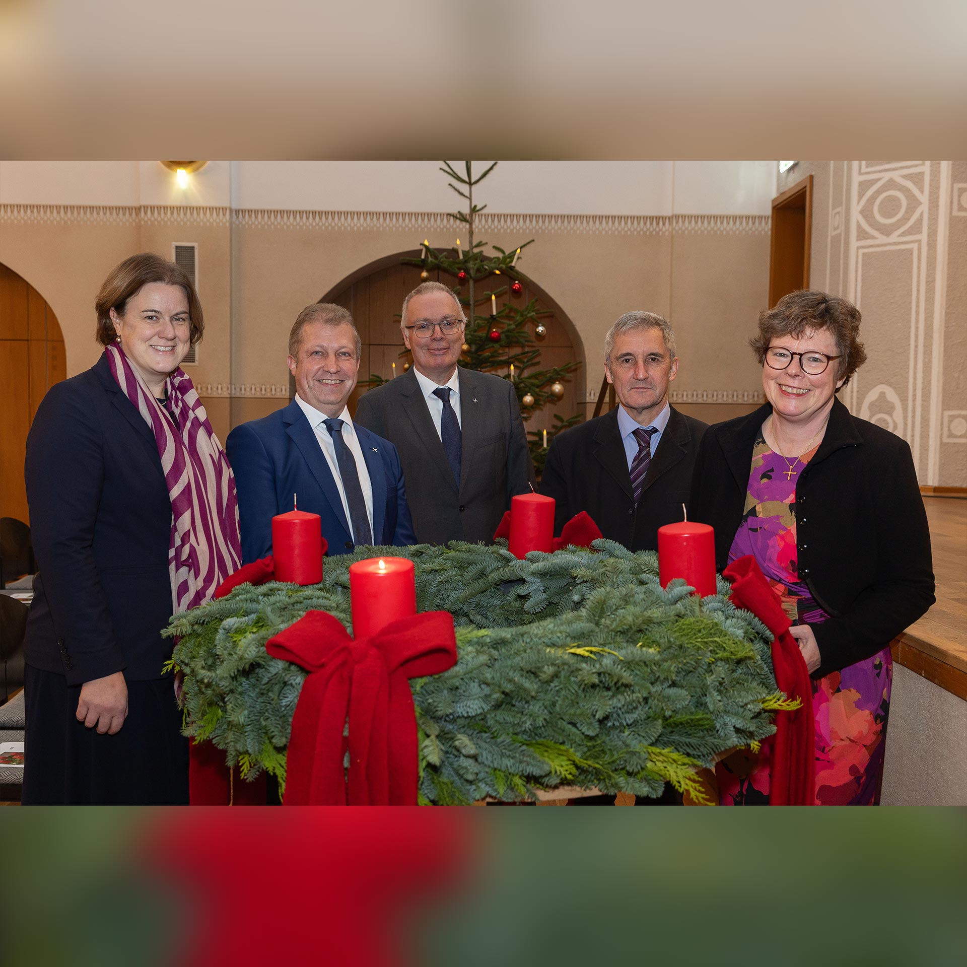 Unser Foto zeigt (von links): EKKW-Vizepräsidentin Dr. Katharina Apel, Präses Dr. Michael Schneider, Prälat Burkhard zur Nieden, Gastredner Frank Richter und Bischöfin Dr. Beate Hofmann.