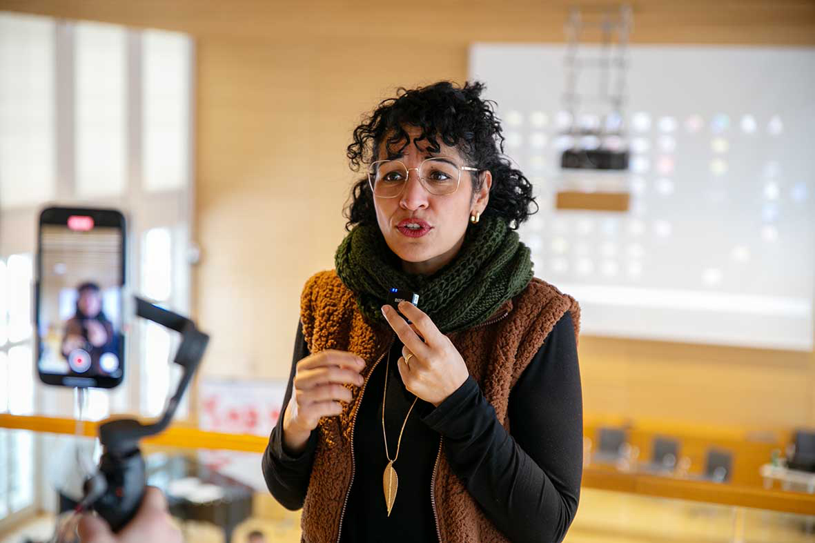 Sarah Vecera über Strukturen, Geschichte und Verantwortung