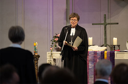 Bischöfin Dr. Beate Hofmann während der Abschiedsansprache