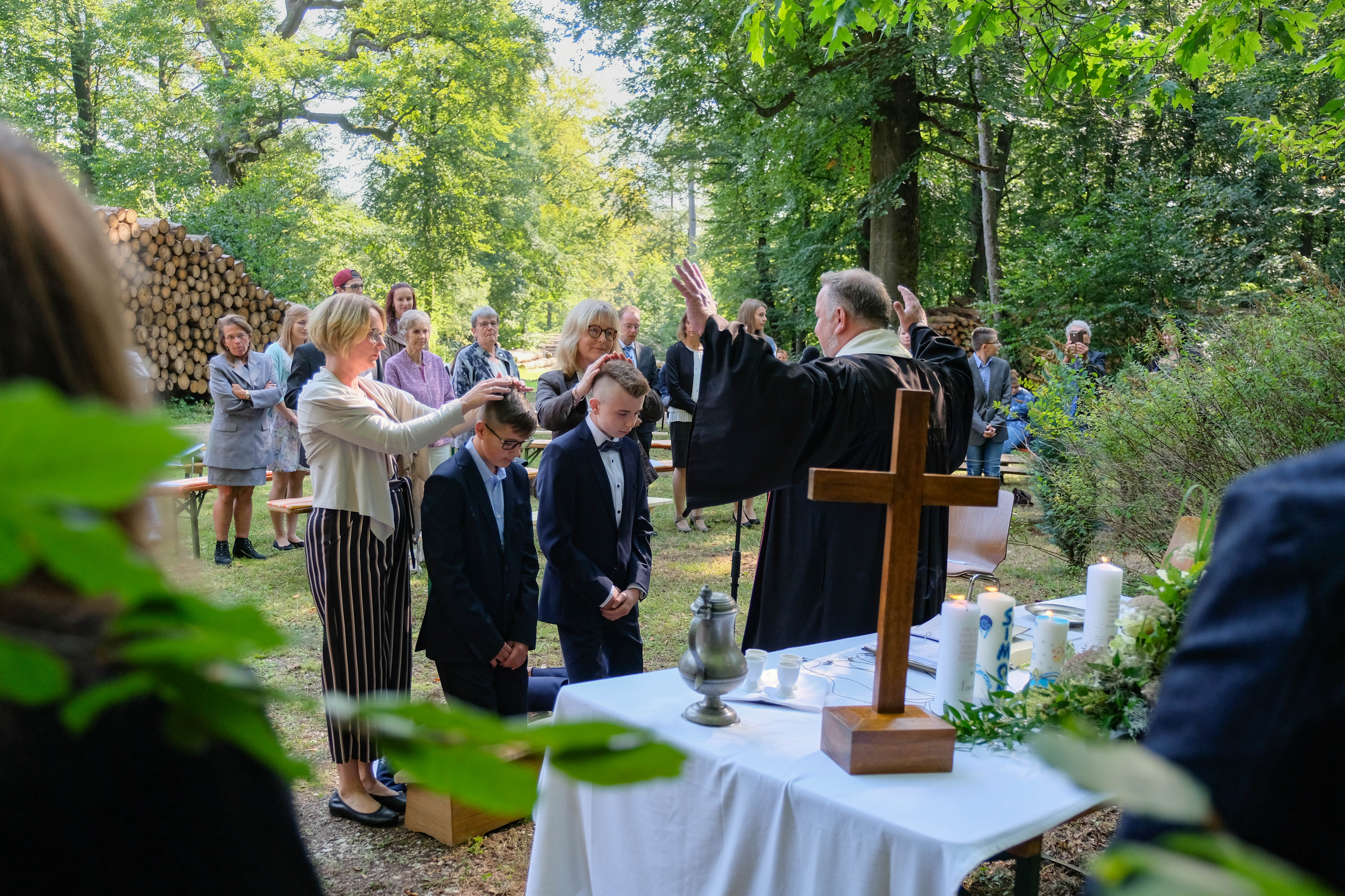Wald-Konfirmation Kirchsspiel Schwarzenhasel am "Zylindermännchen" 2020
